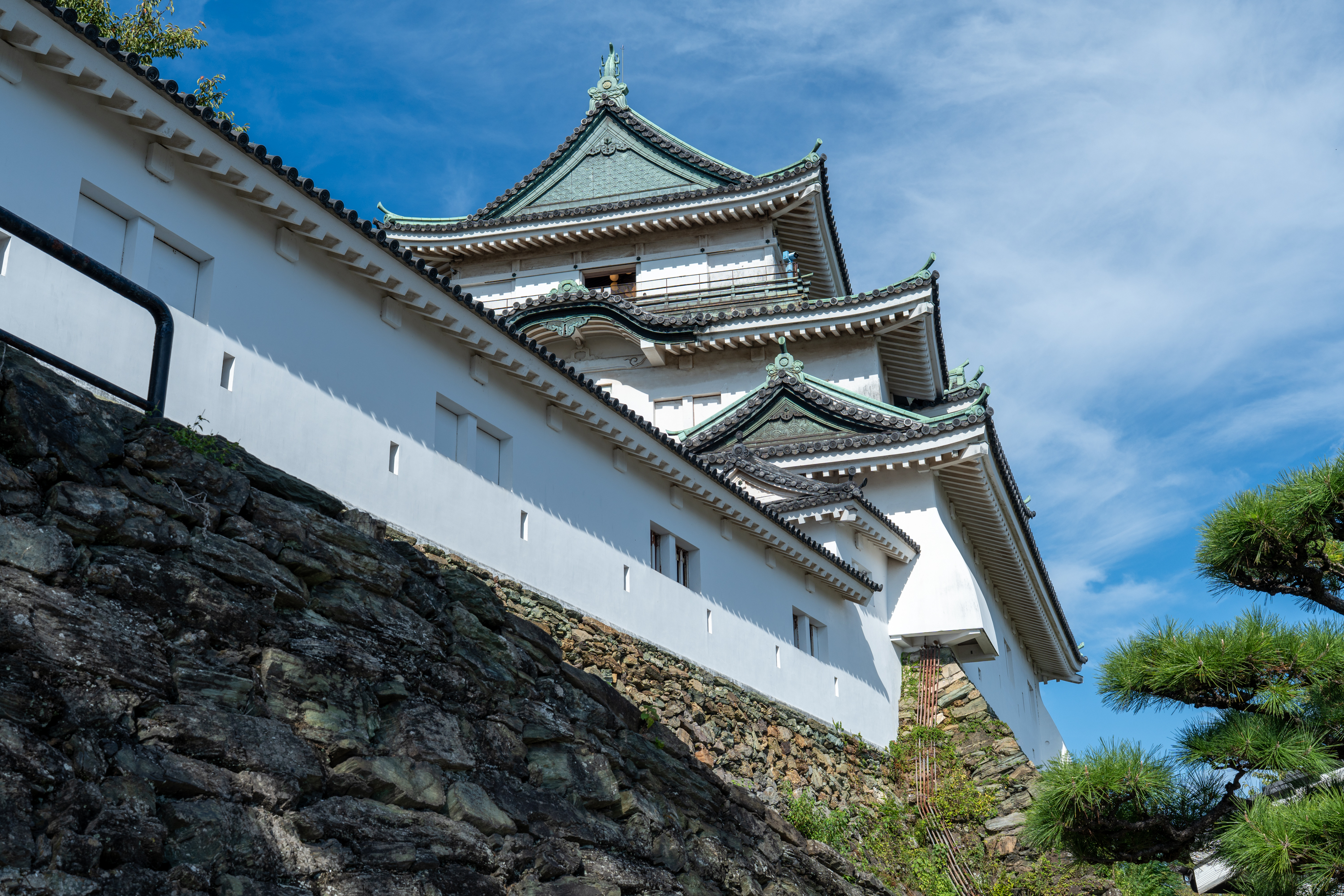 �u���֘A�摜�F�L�b�Z��̏�Ə鉺��