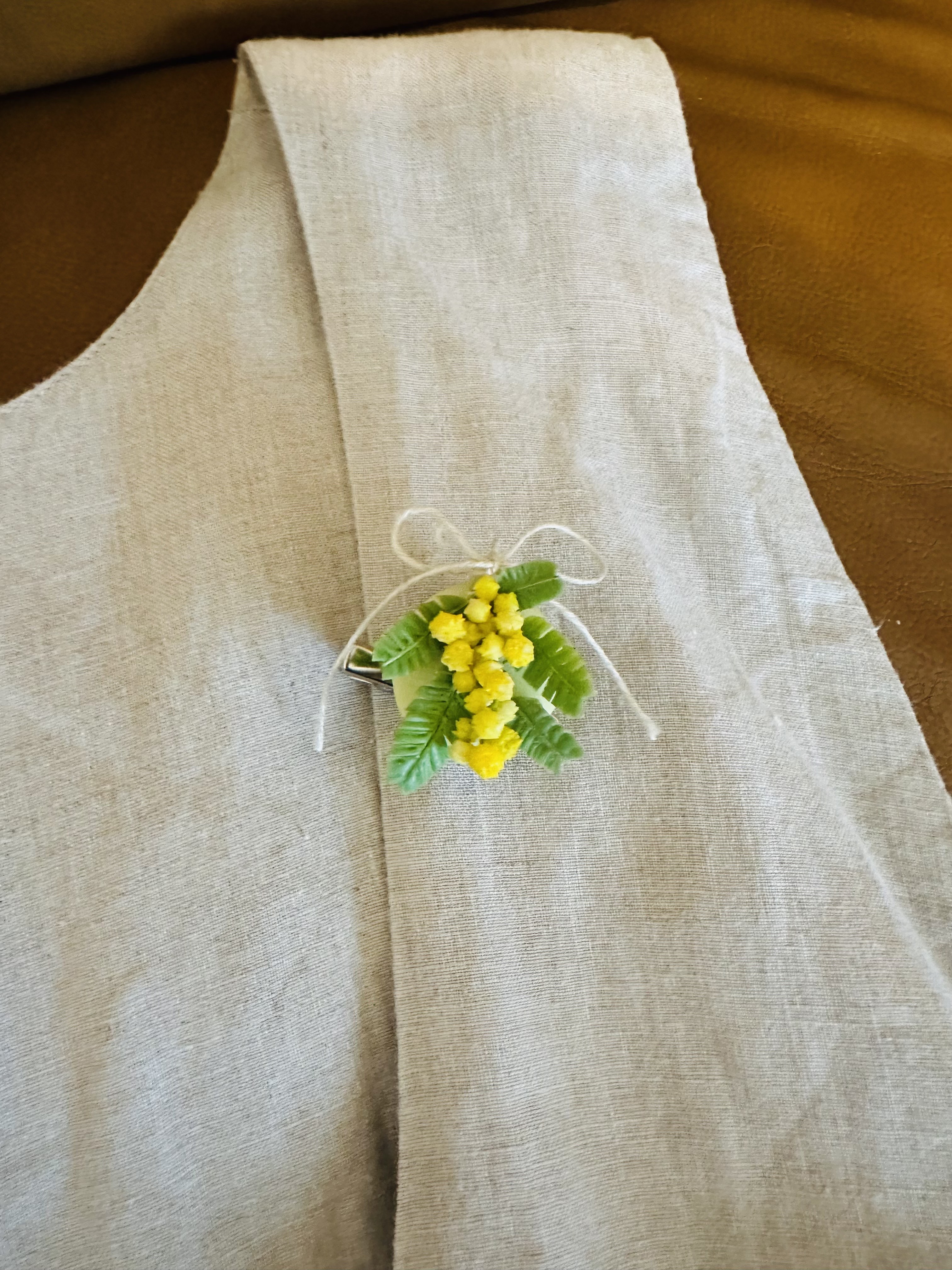 �u���֘A�摜�F�S�y�ō��~���U�̃A�N�Z�T���[