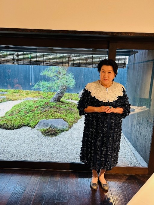 �u���֘A�摜�F�y1/17�z�q���o�����r�H�����y���݁A�������}�i�[���w�ԂЂƂƂ��@�t�����X������