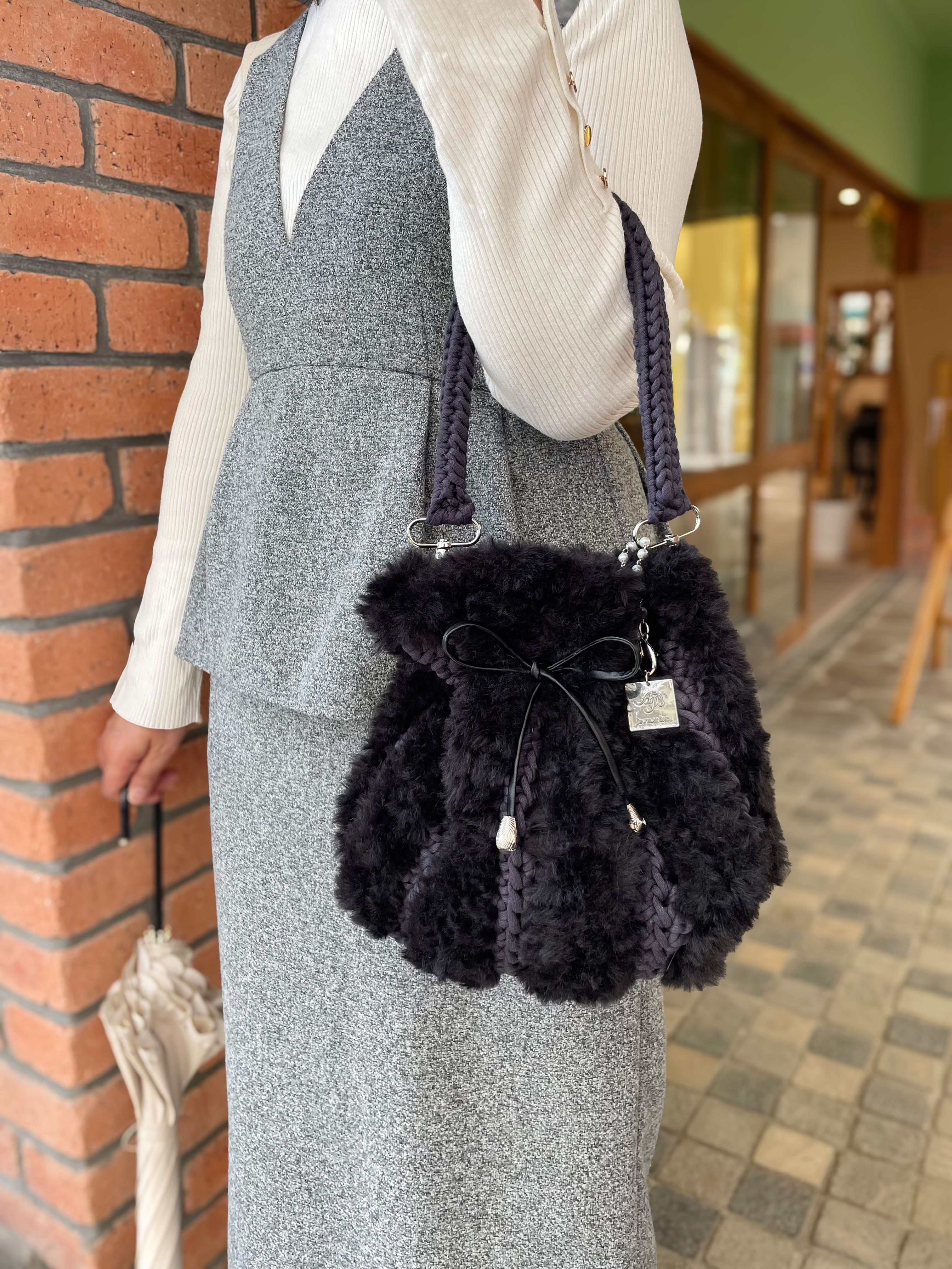�u���֘A�摜�F������y���ރW���G���[�o�b�O�i�ؗj���N���X�^�В��^�C�v�̃t�@�[�o�b�O�j