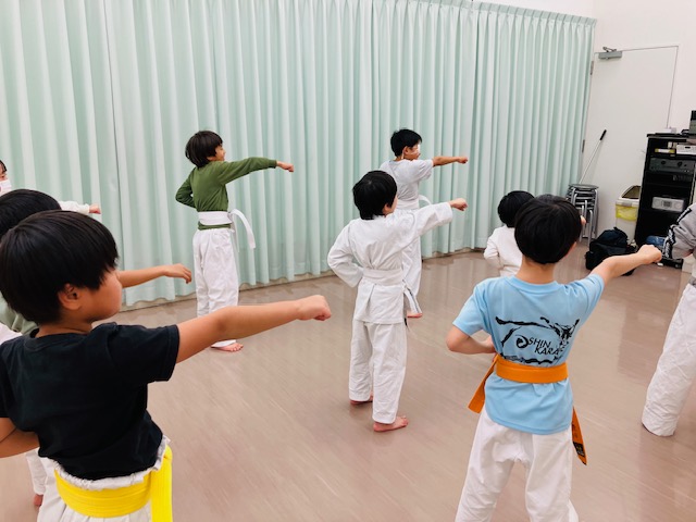 講座関連画像：こども空手・木曜（年中～中学生）