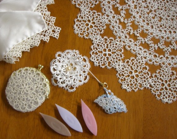 u֘A摜FBNgAMɈꂽ@^eBO[X