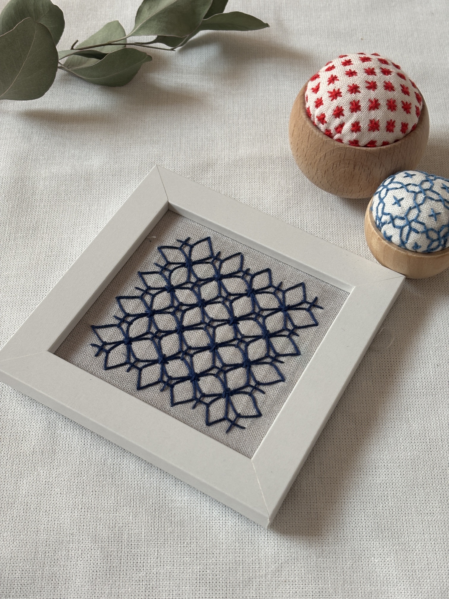 �u���֘A�摜�F�C�y�Ɋy���ގh���q���� �Ηj�N���X