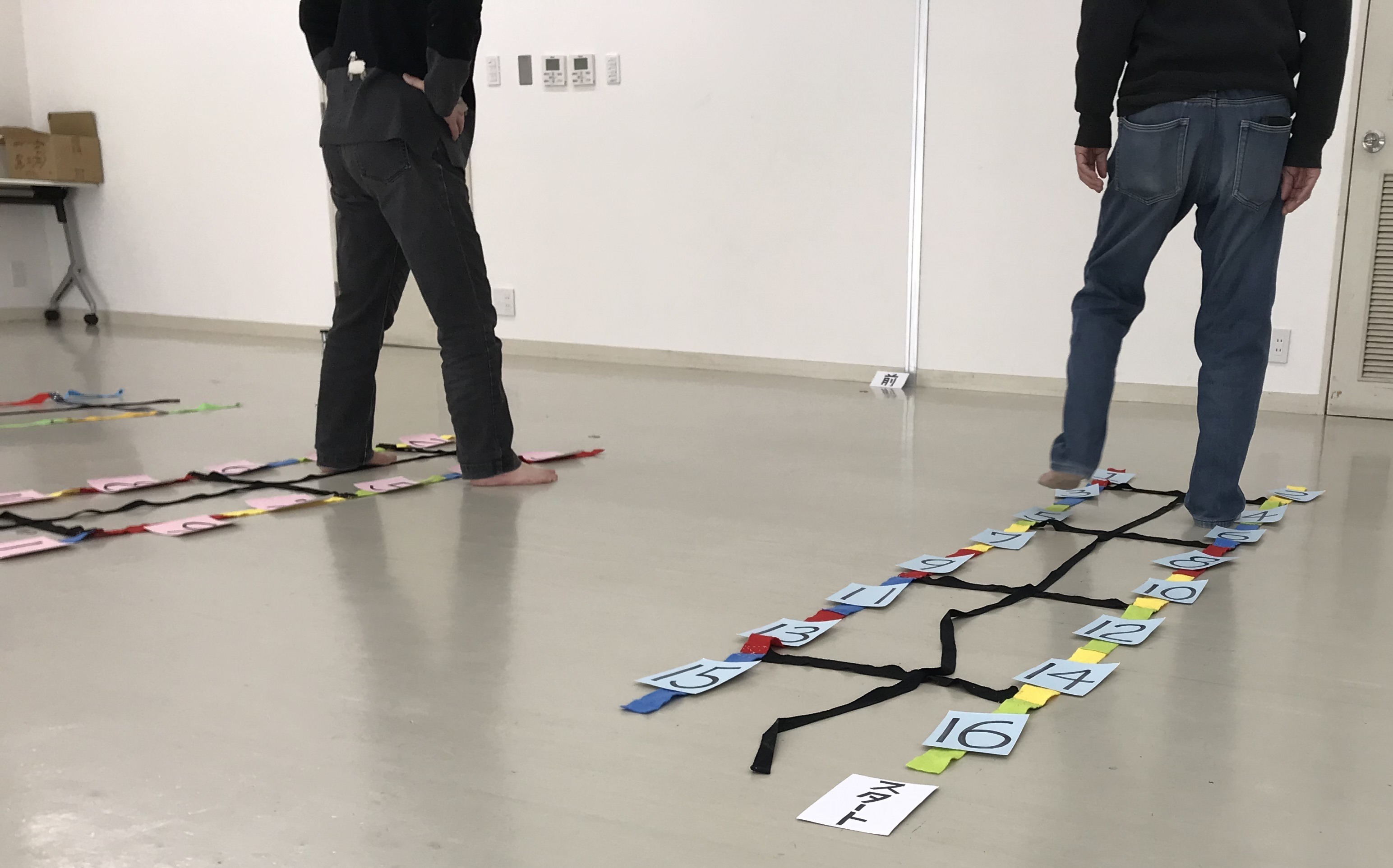 �u���֘A�摜�F5/11�@�j���m�Ŏ��g�� ���Ƒ̂�b���� �]�g��