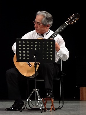 たのしいギター(中部日本ギター協会理事認定教授  榎本和俊)
