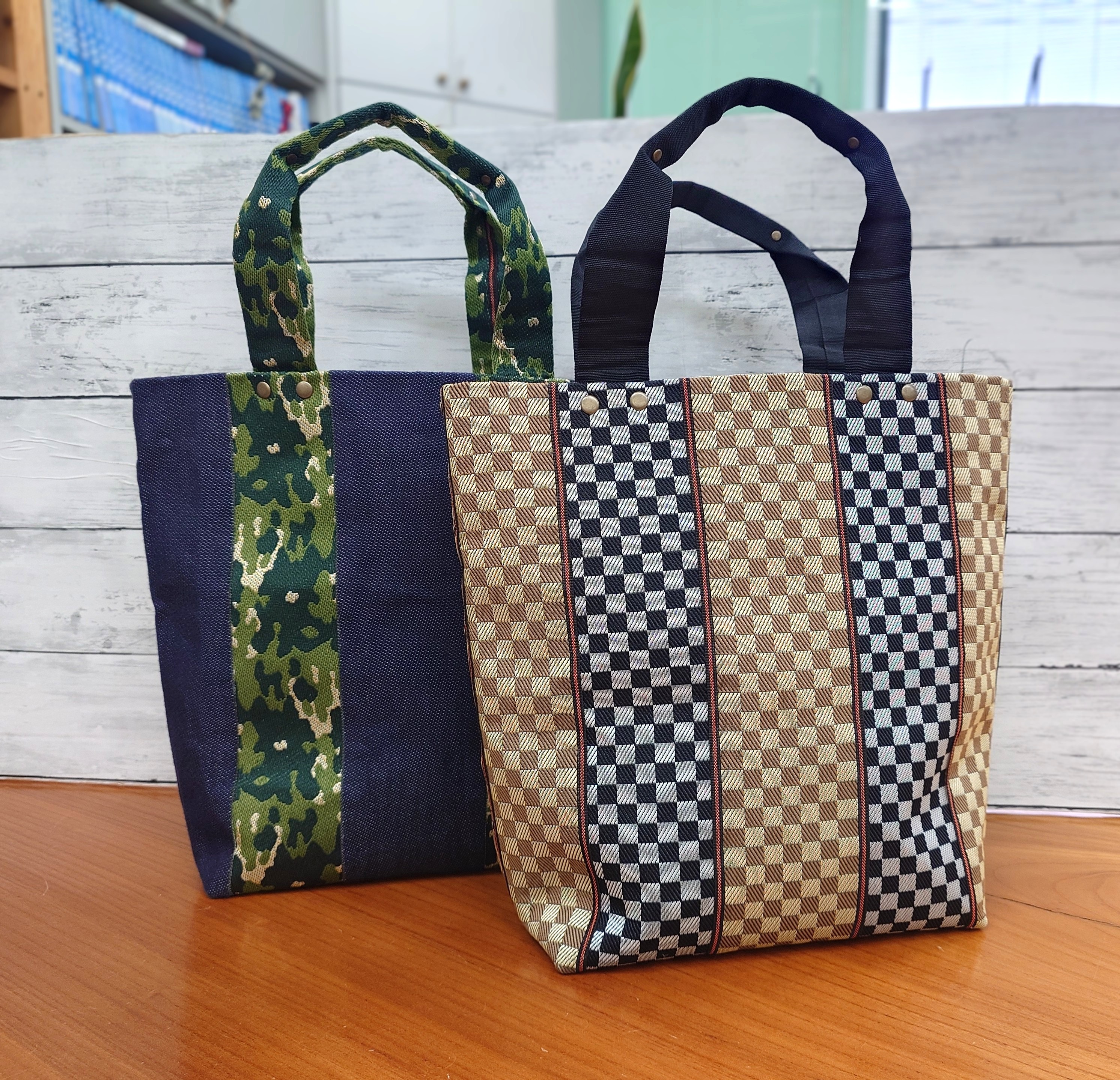 �u���֘A�摜�F4������W�@�􉏃N���t�g