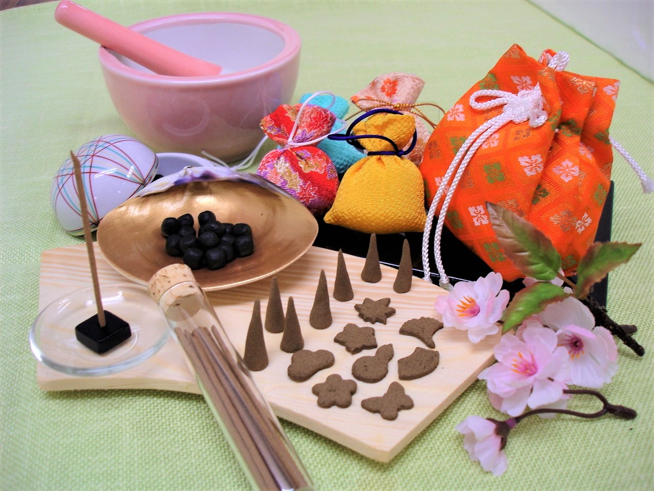 �u���֘A�摜�F4������W�@�a�̖��� ���肨��